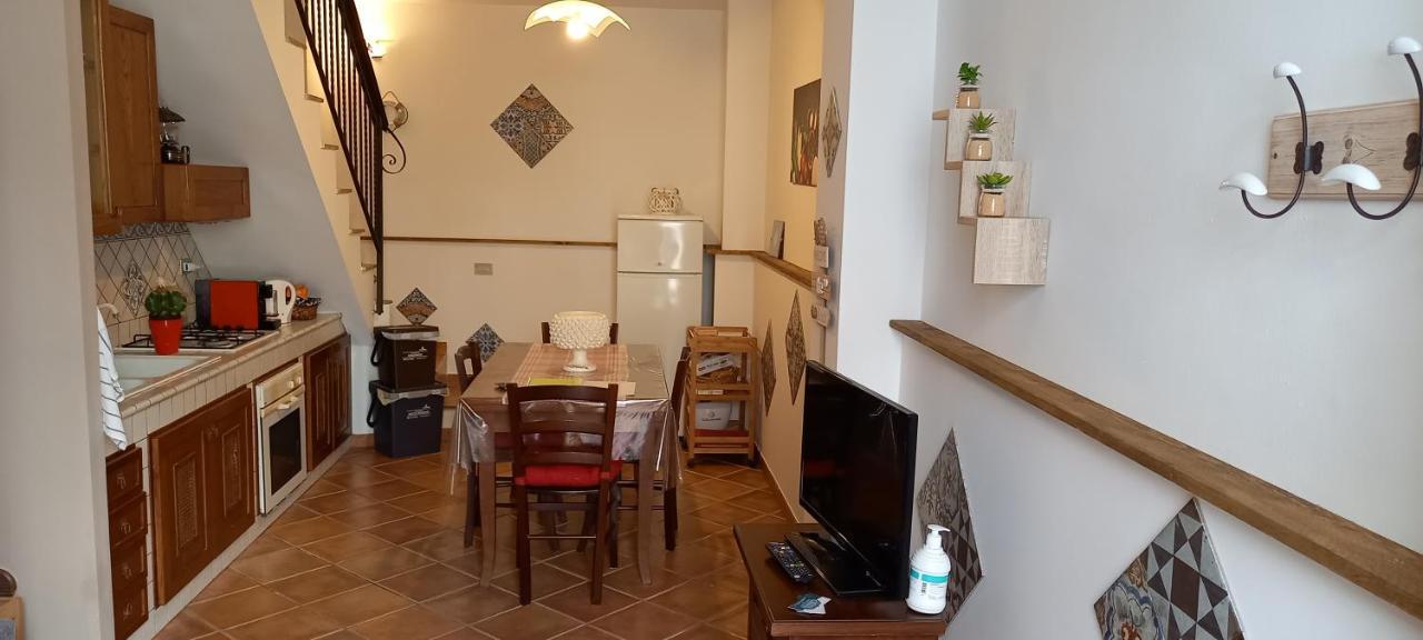 Casa Vacanze Chiara テッラジーニ エクステリア 写真